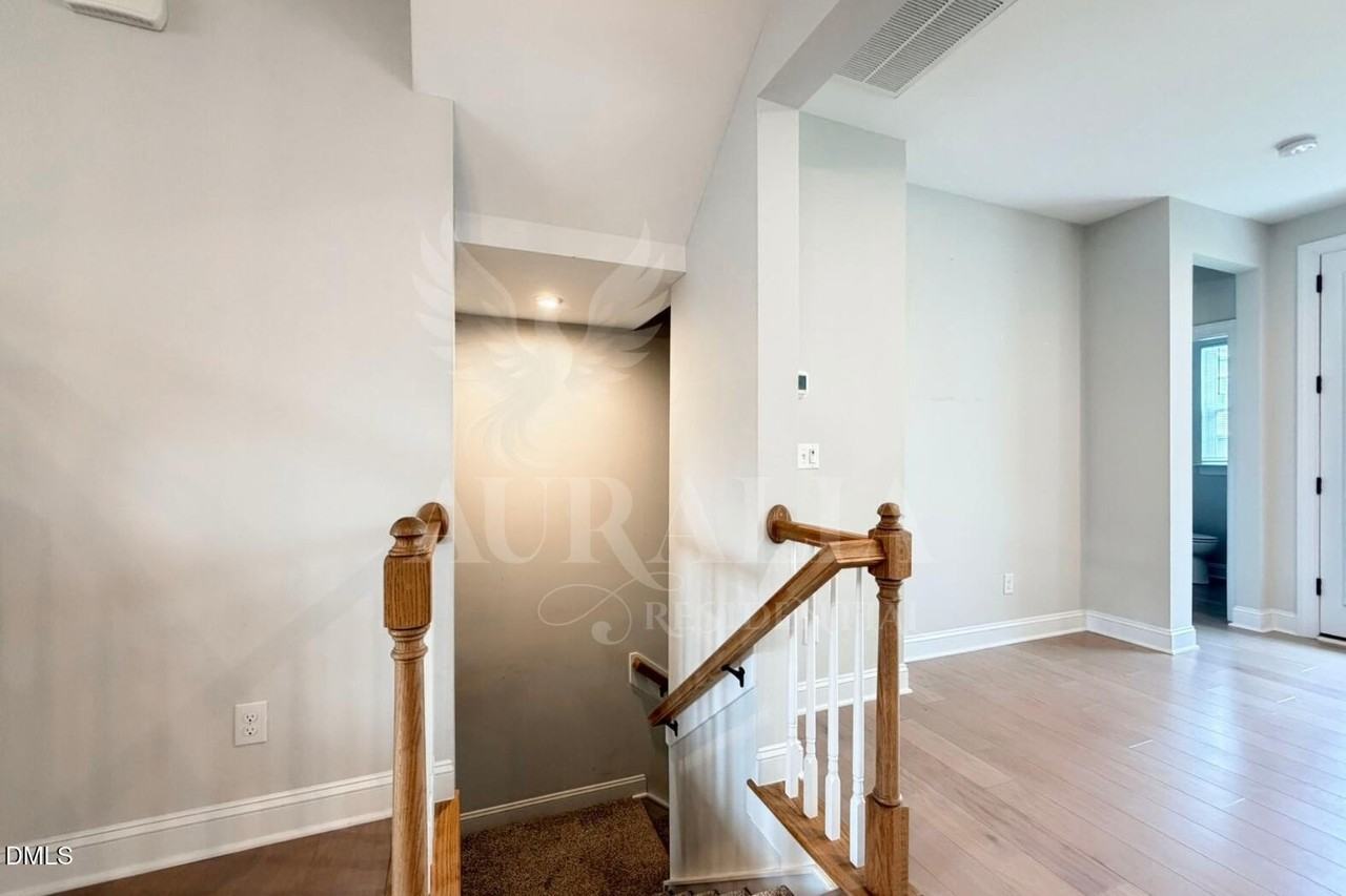 829 Amley Pl - Photo 5 of 49
