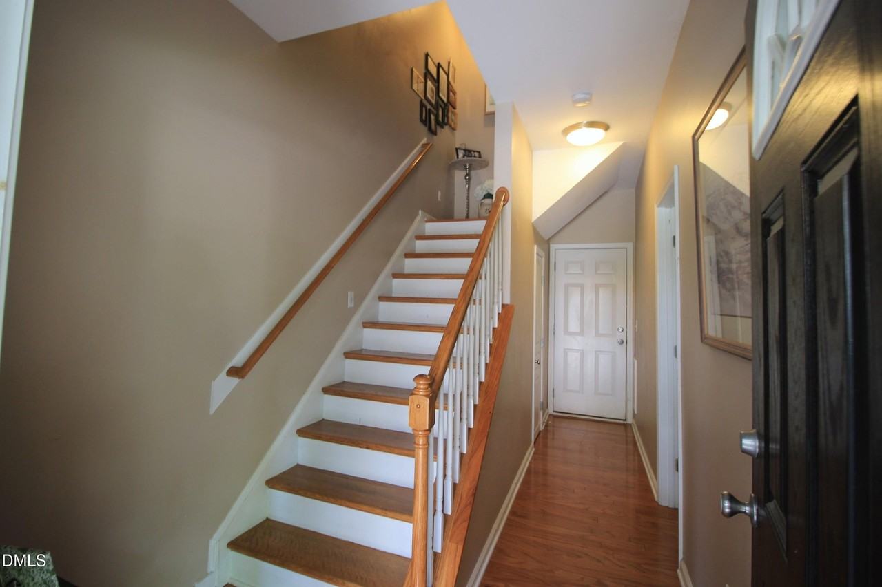 317 Kinellan Ln - Photo 4 of 25