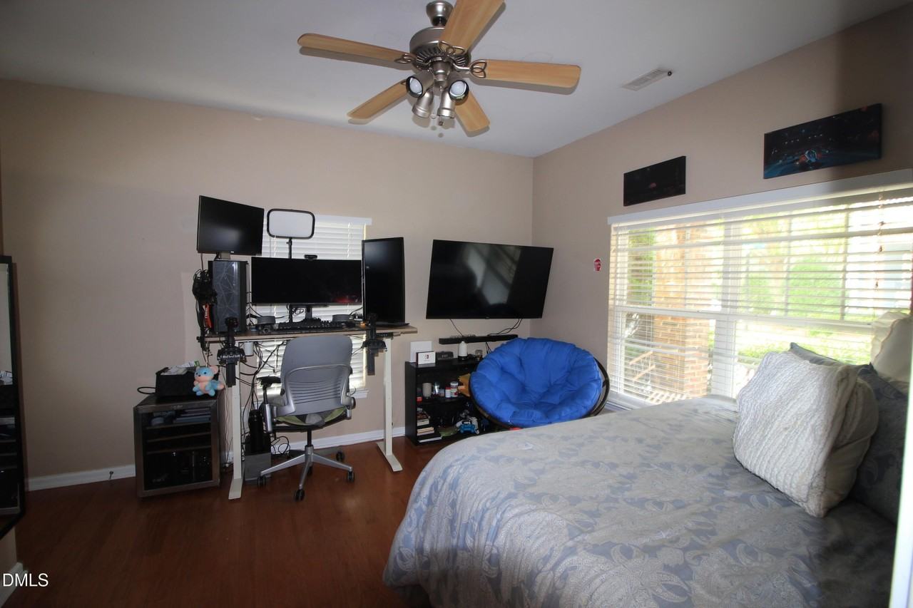 317 Kinellan Ln - Photo 5 of 25