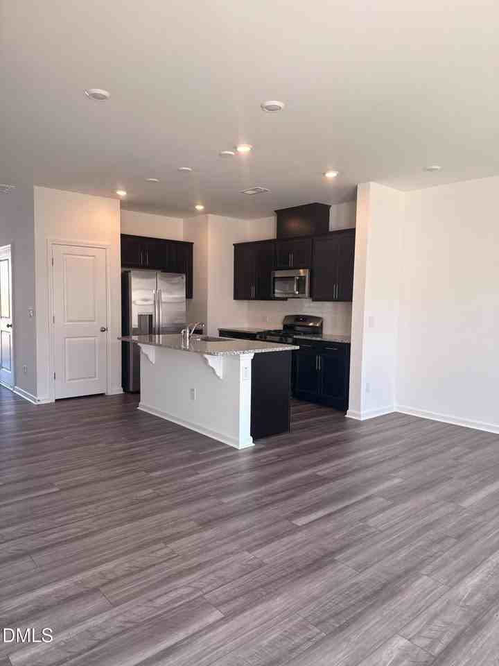 533 Giovanni Dr - Photo 2 of 17