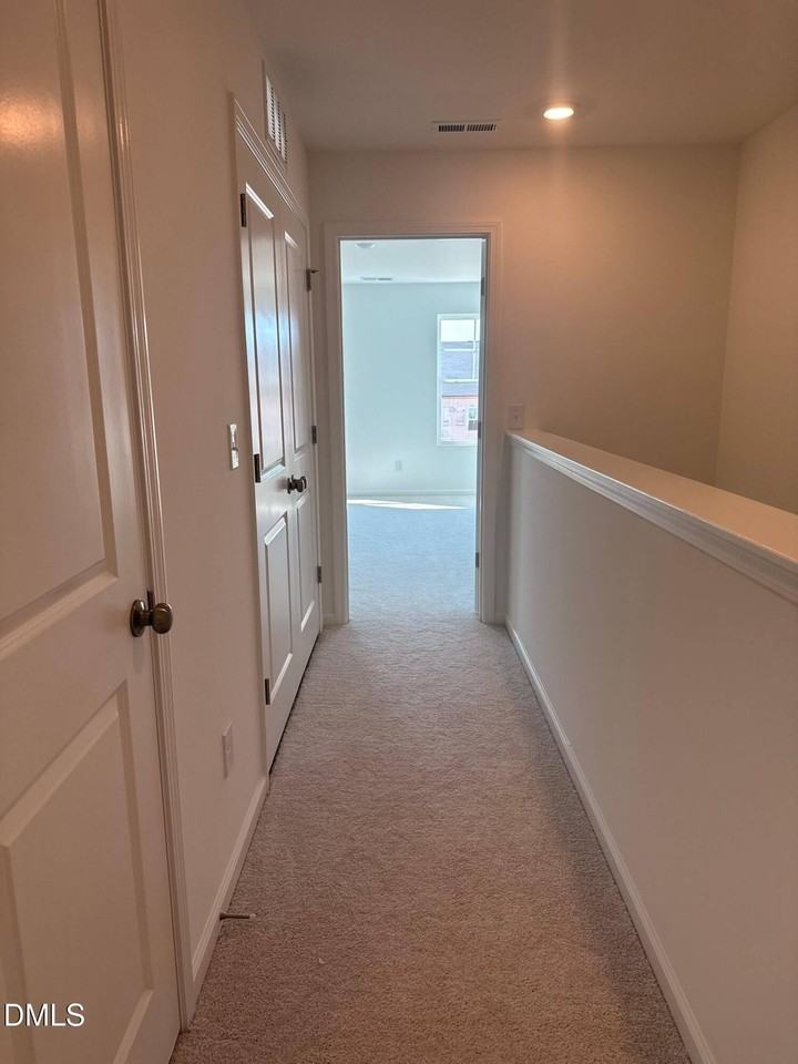 533 Giovanni Dr - Photo 7 of 17