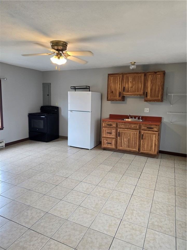 196 W Madison St #4 - Photo 4 of 16