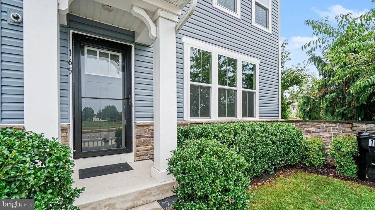 165 Peter Ln - Photo 4 of 25