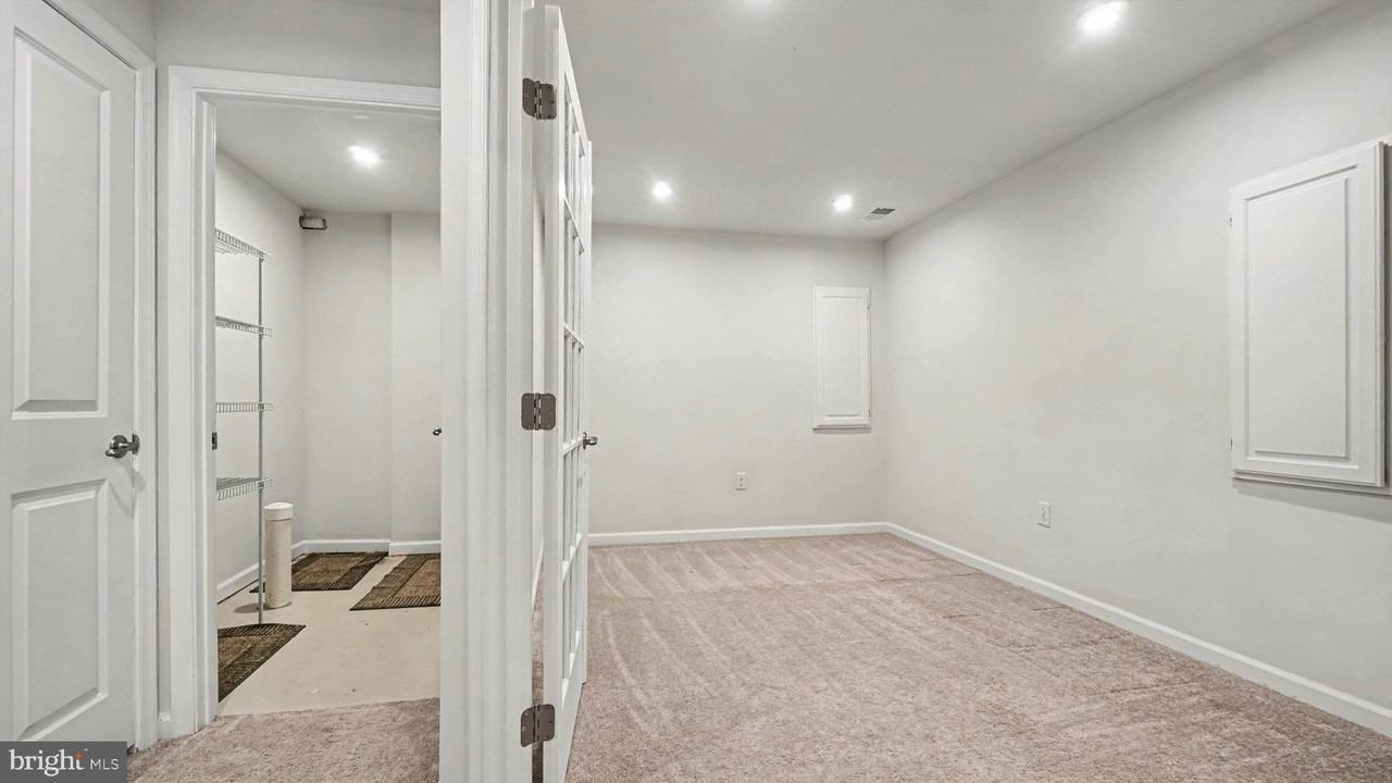 165 Peter Ln - Photo 5 of 25