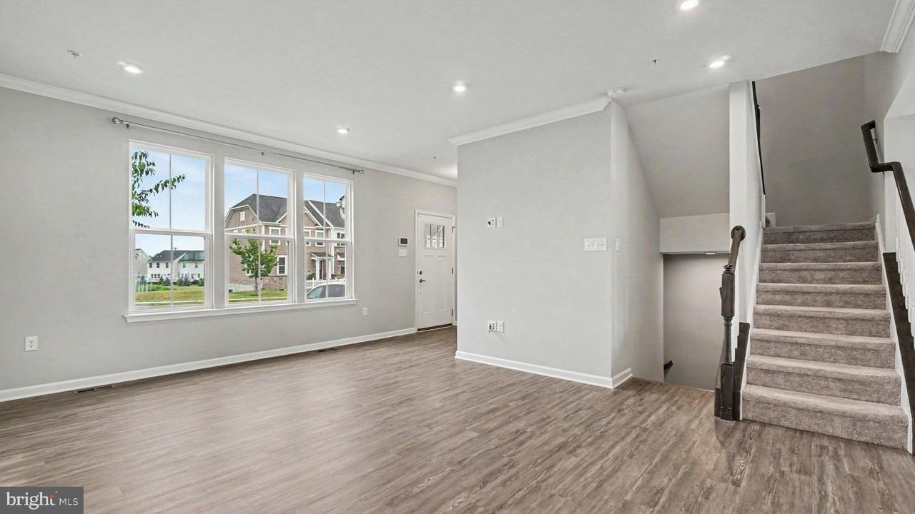 165 Peter Ln - Photo 6 of 25