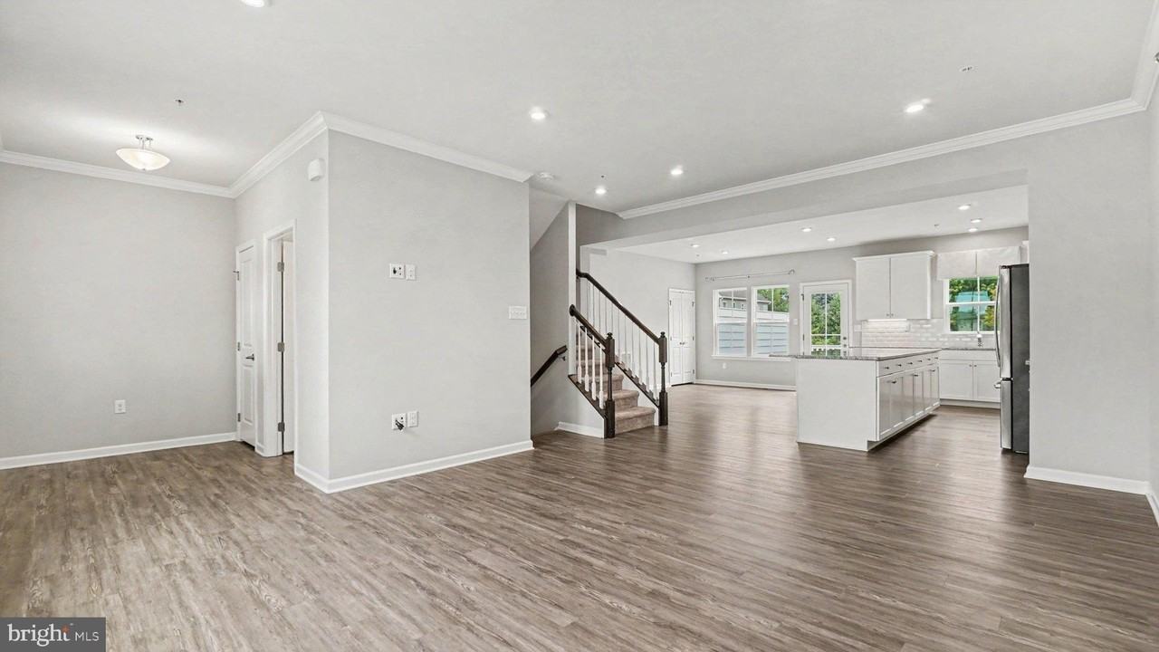 165 Peter Ln - Photo 7 of 25