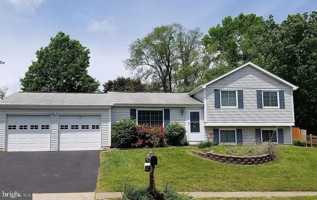 featured image of 12828 Pinecrest Rd