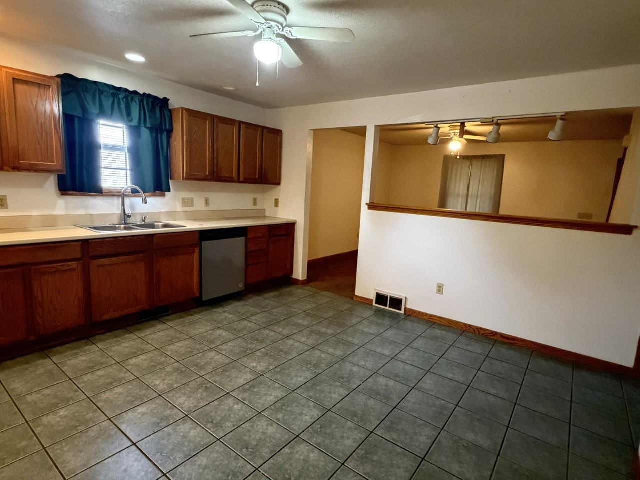 50 N Kimberly Ave #52 - Photo 3 of 10