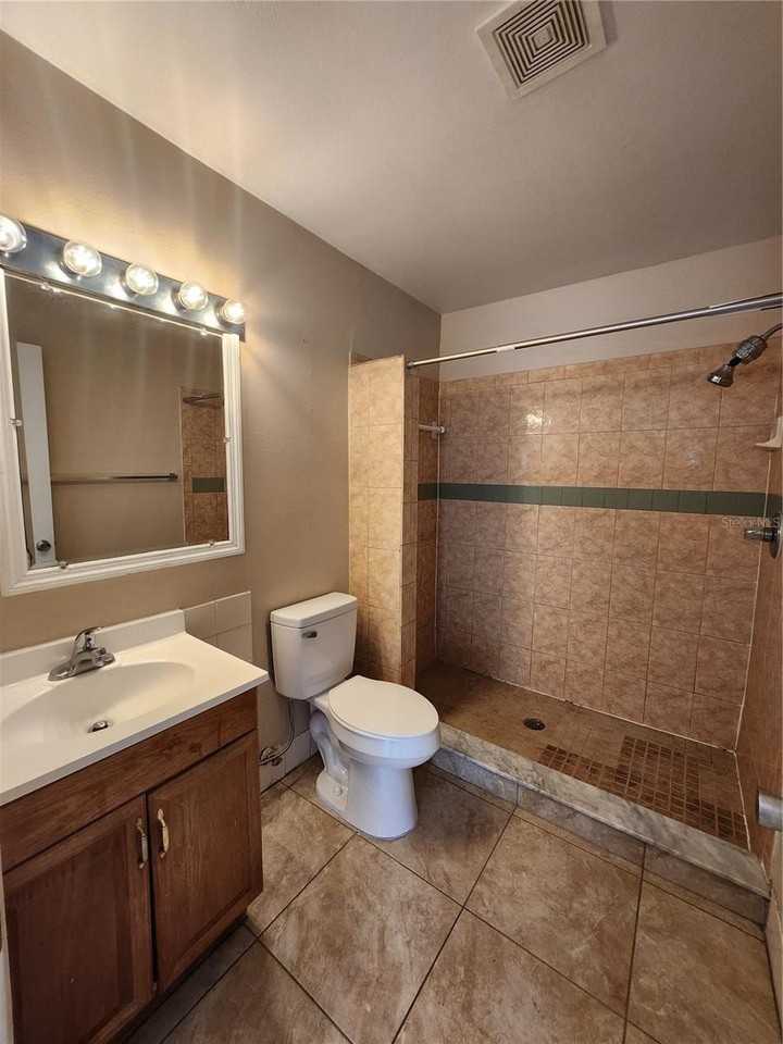 905 Old Field Dr - Photo 3 of 11