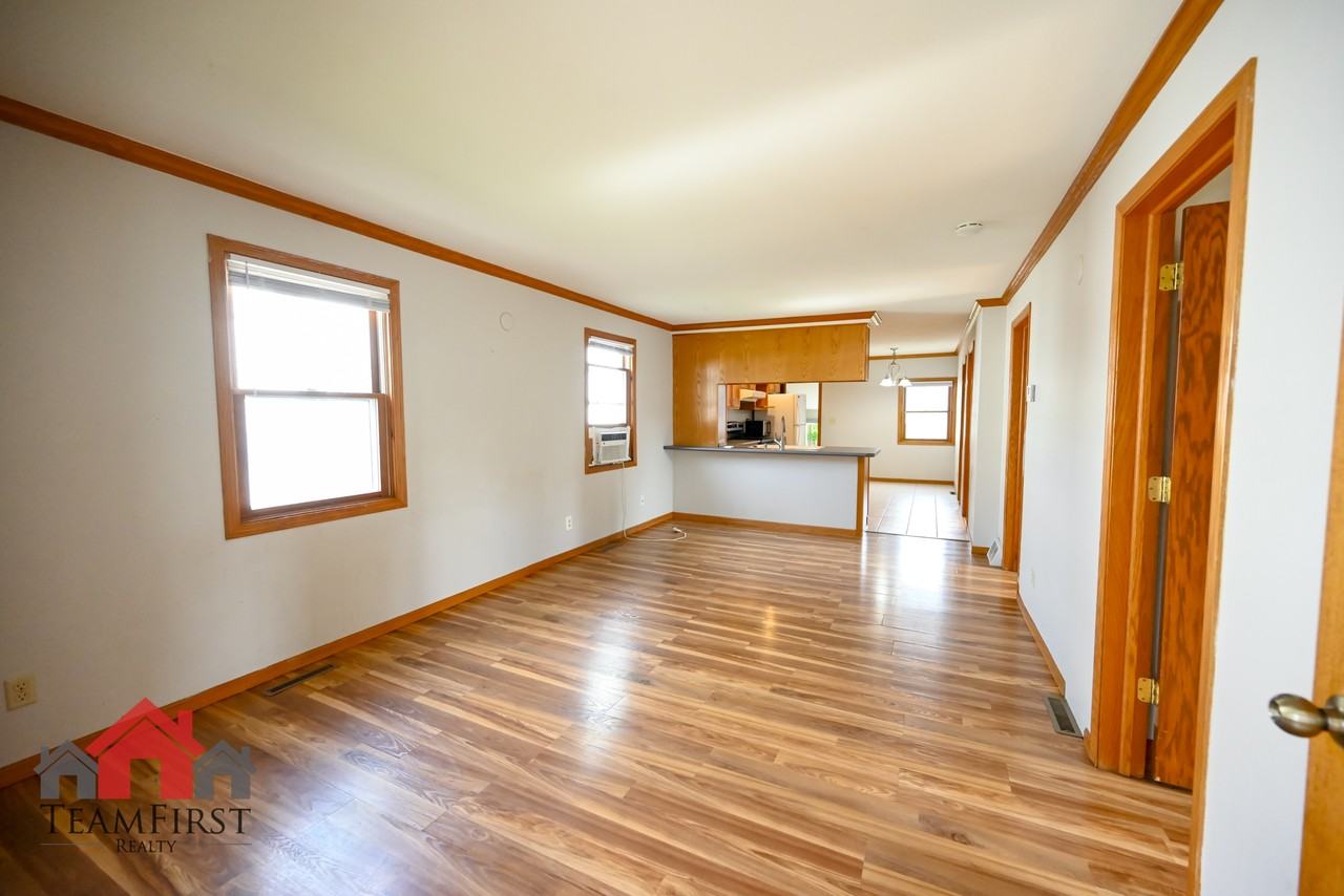 608 Central St #1 - Photo 4 of 18
