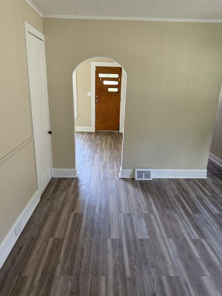 25 S Osborn Ave #1 - Photo 3 of 11