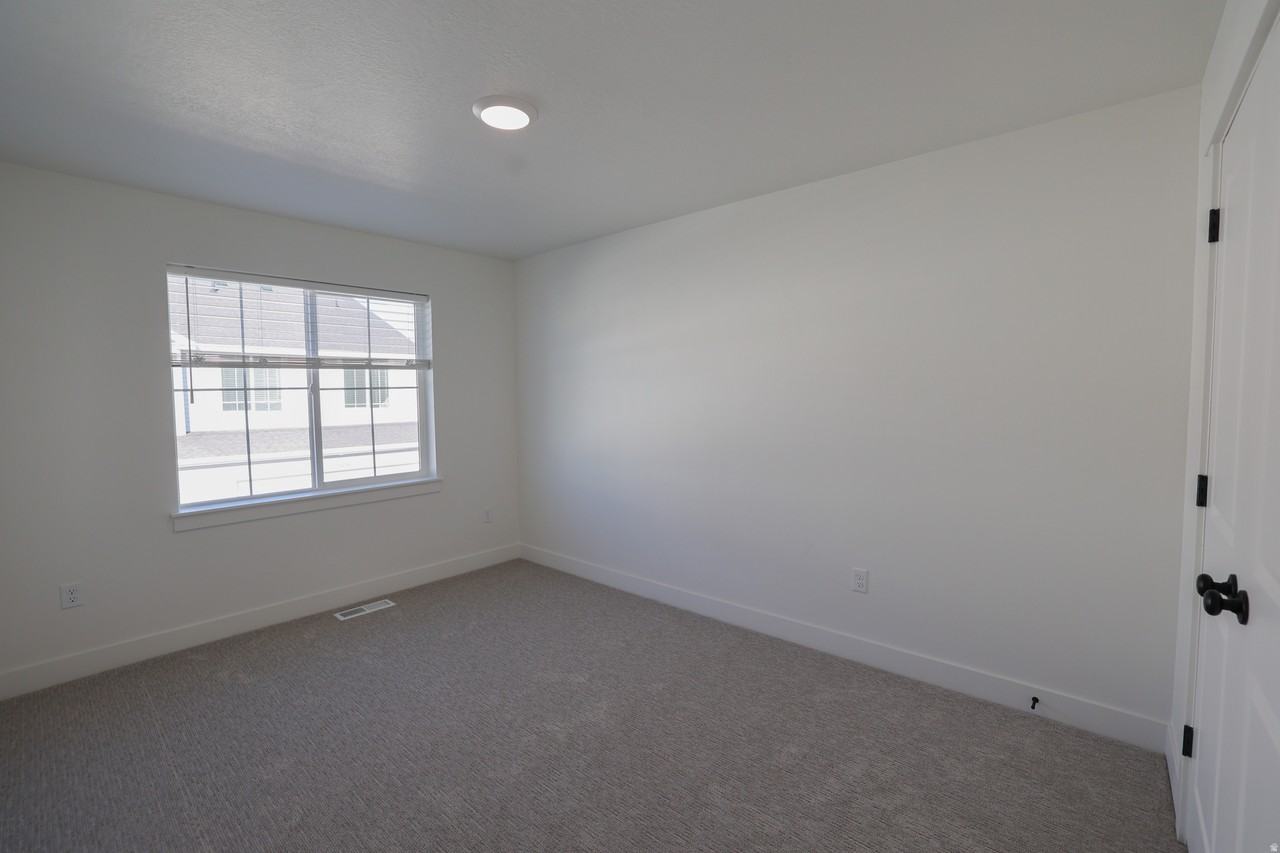 271 W 690 N #1 - Photo 6 of 11