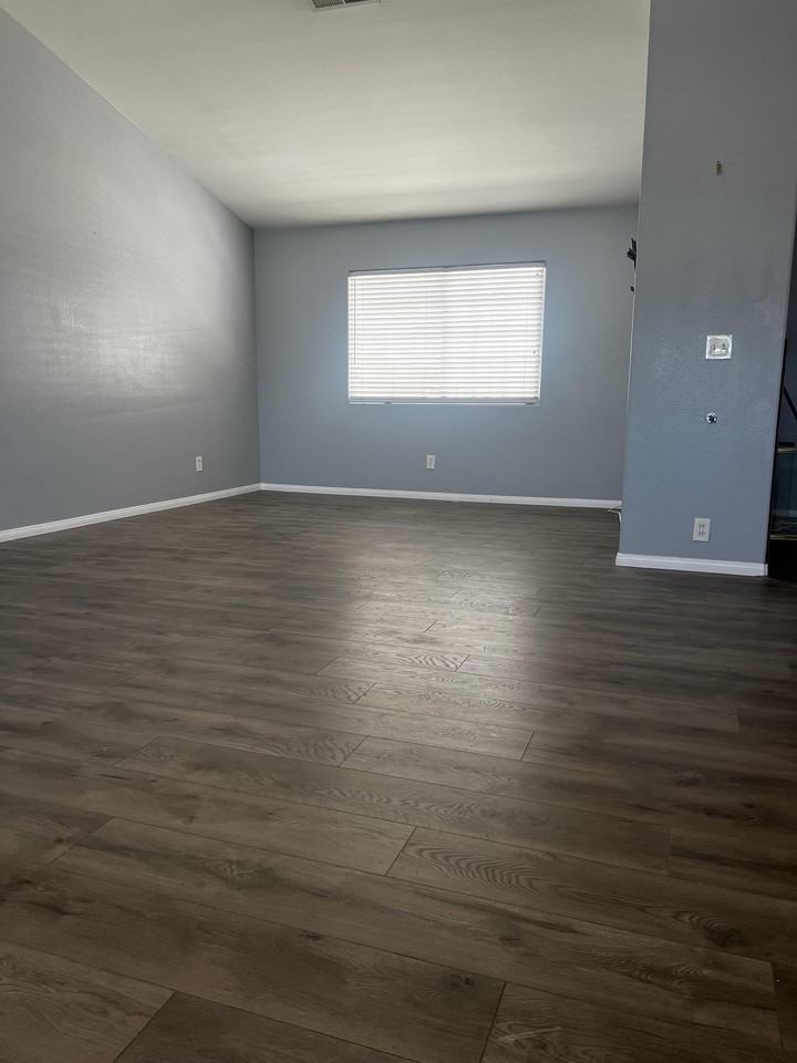 44329 Sancroft Ave #1 - Photo 5 of 12