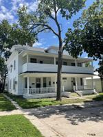 featured image of 509 E 2nd St #2