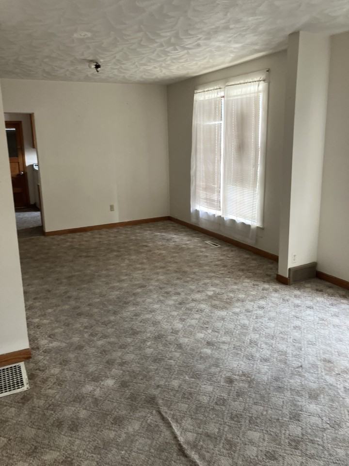 509 E 2nd St #2 - Photo 3 of 10