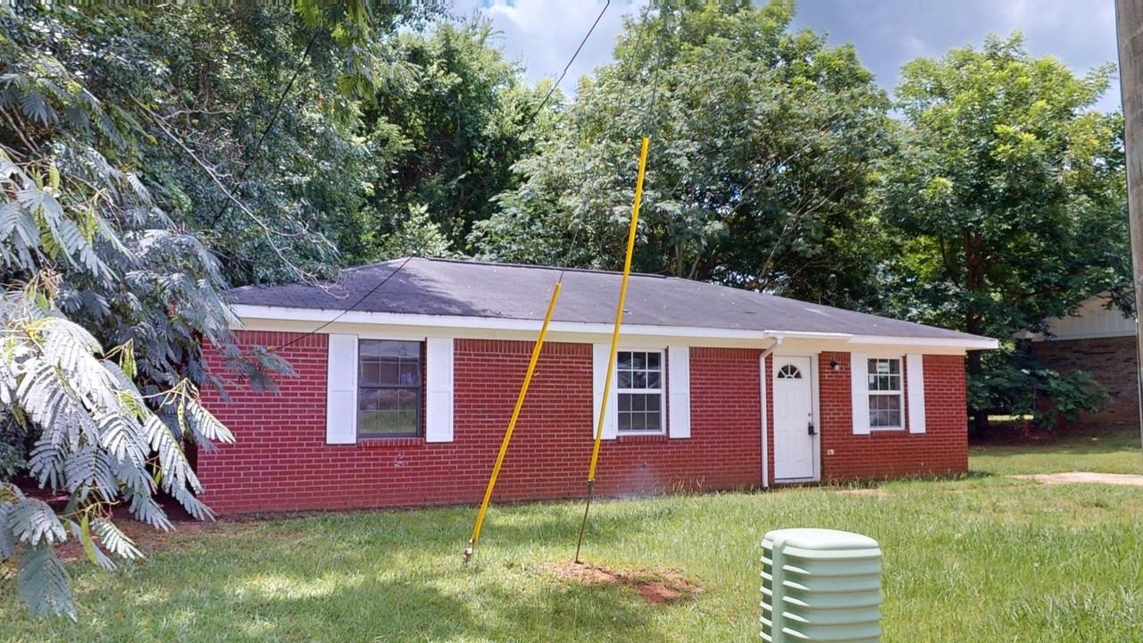 901 W Adams Ave - Photo 2 of 37