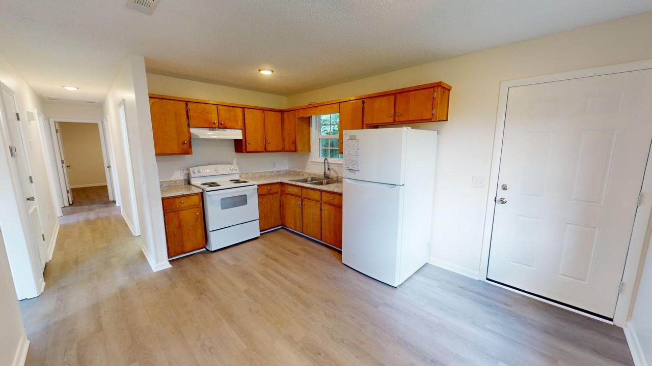 901 W Adams Ave - Photo 4 of 37
