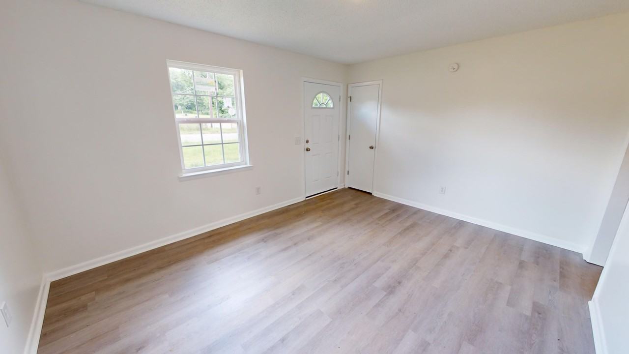 901 W Adams Ave - Photo 7 of 37