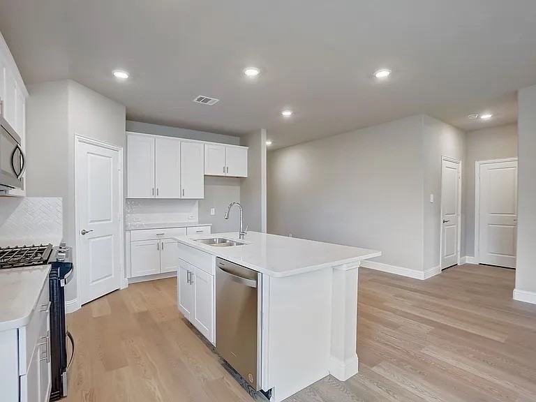 1209 Gardendale Hollow Ln #1 - Photo 5 of 26
