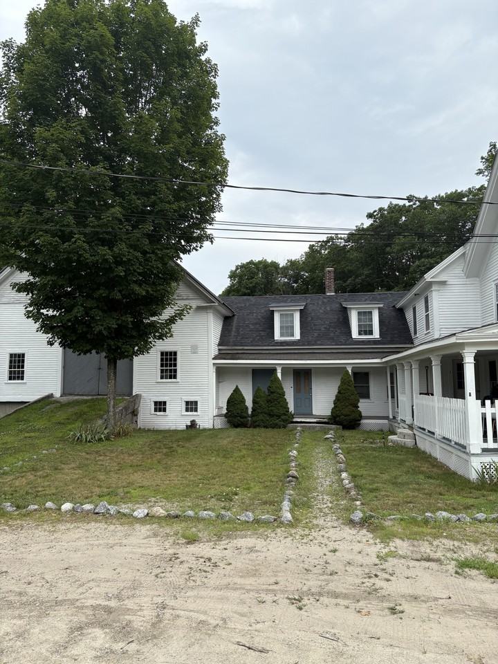 115 Main St #B - Photo 2 of 15
