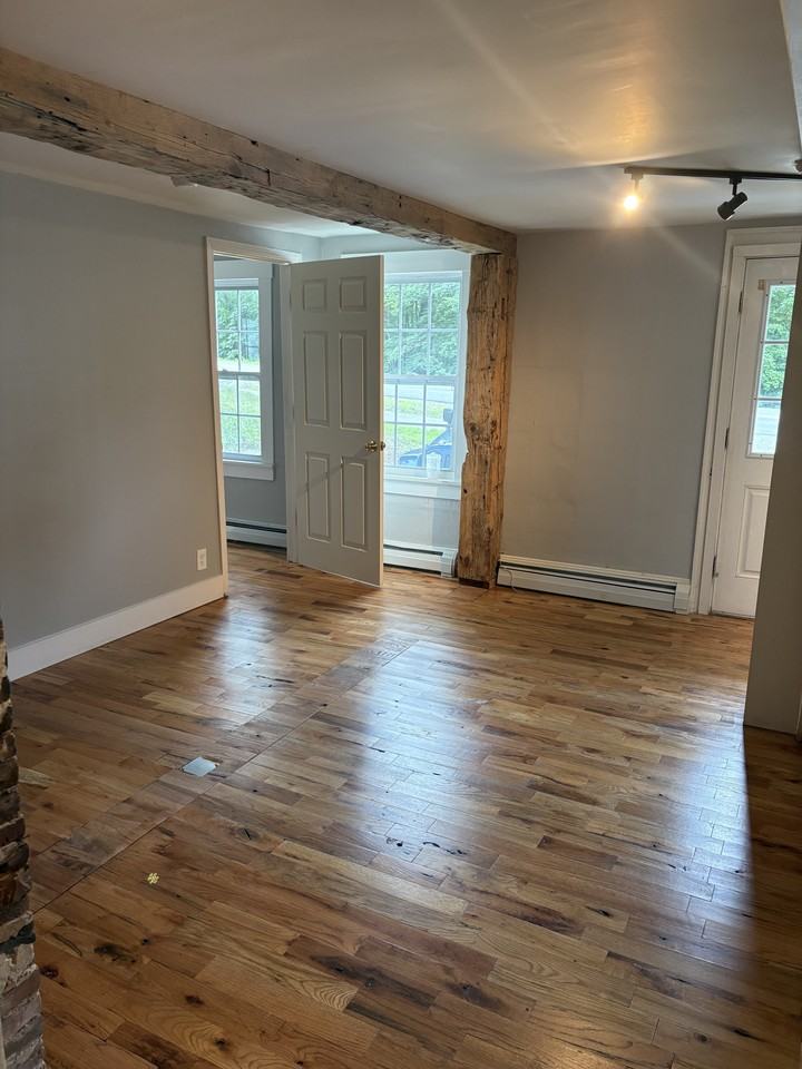 115 Main St #B - Photo 5 of 15
