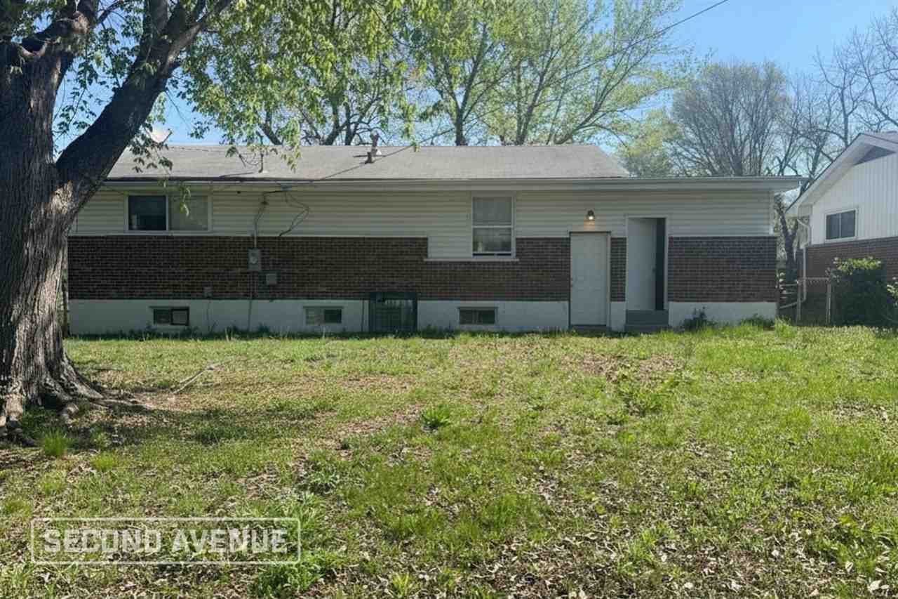 9743 Edgefield Dr - Photo 7 of 10