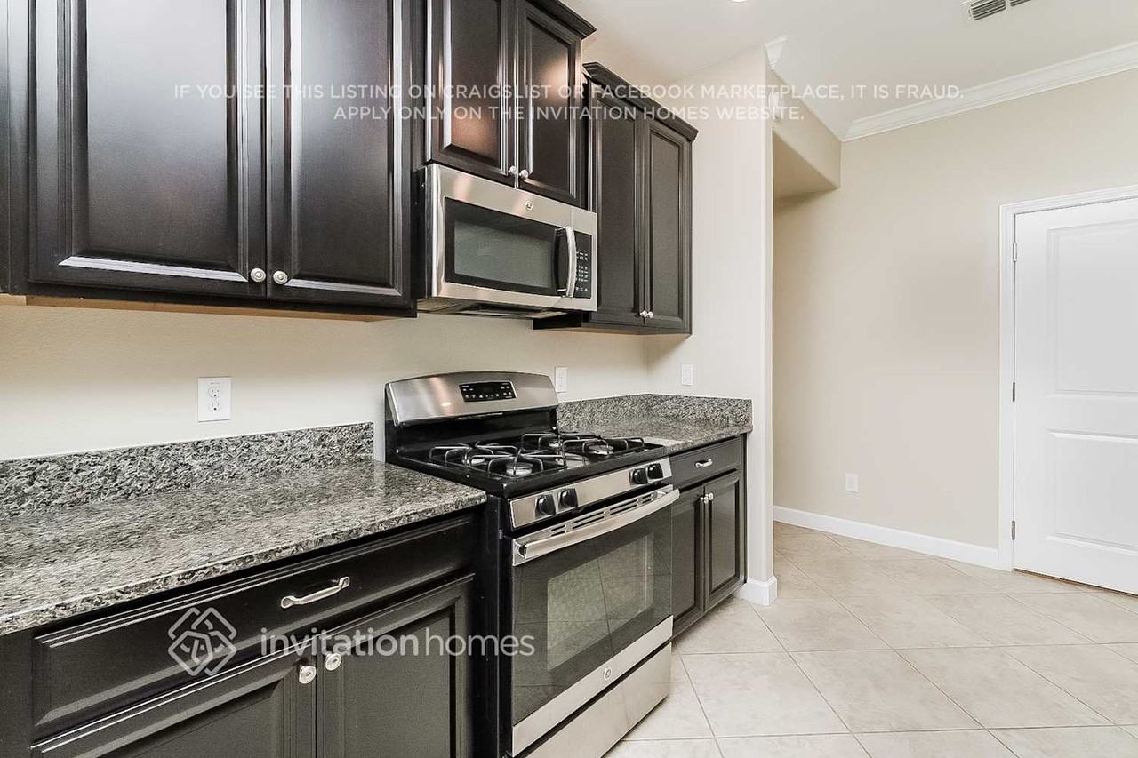 2546 Bartolo Dr - Photo 6 of 16
