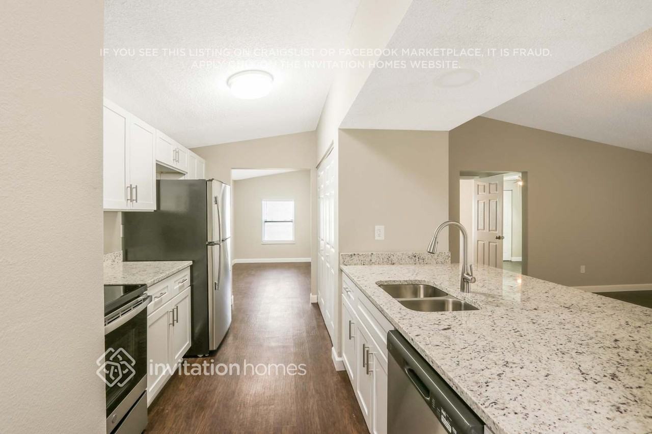 8032 Chickasaw Ln - Photo 5 of 22