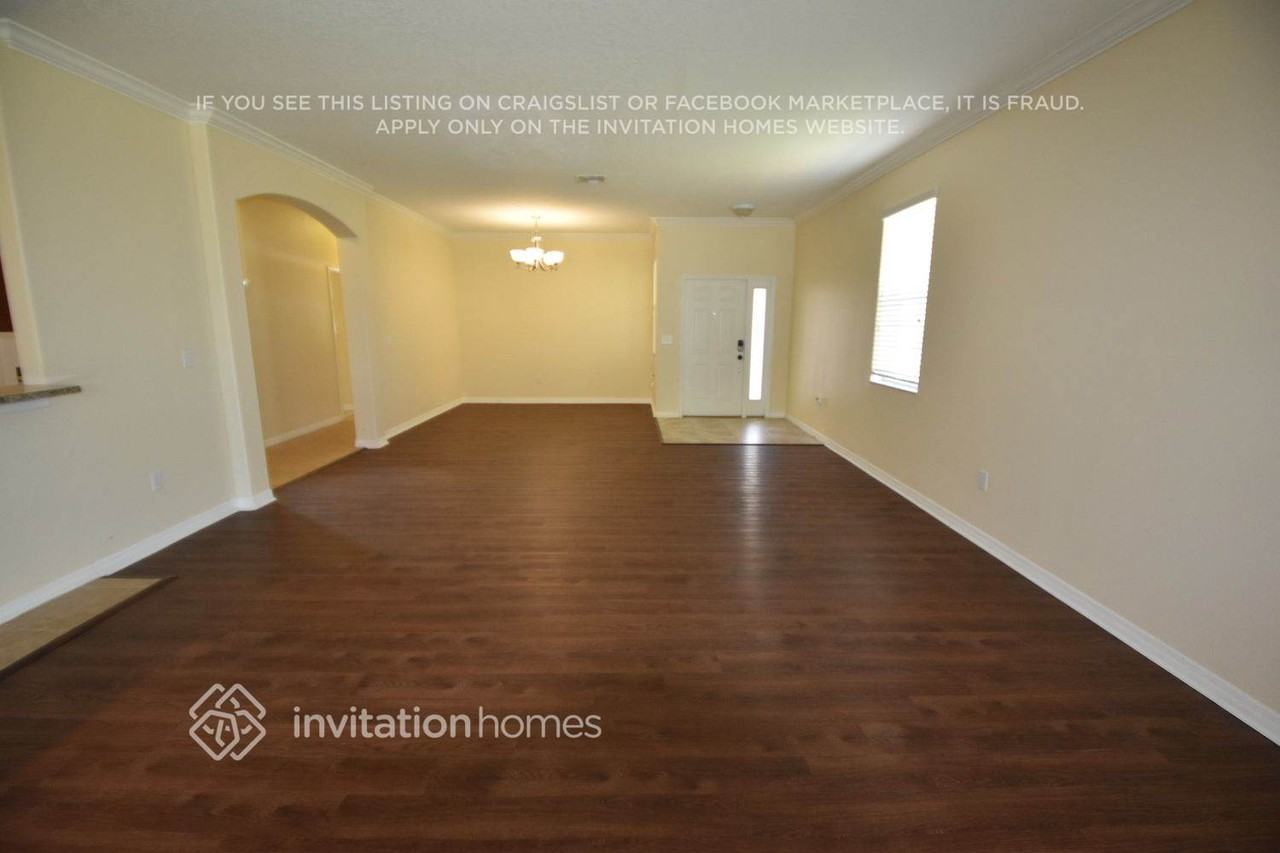 1423 Tahoe Springs Ct - Photo 3 of 28