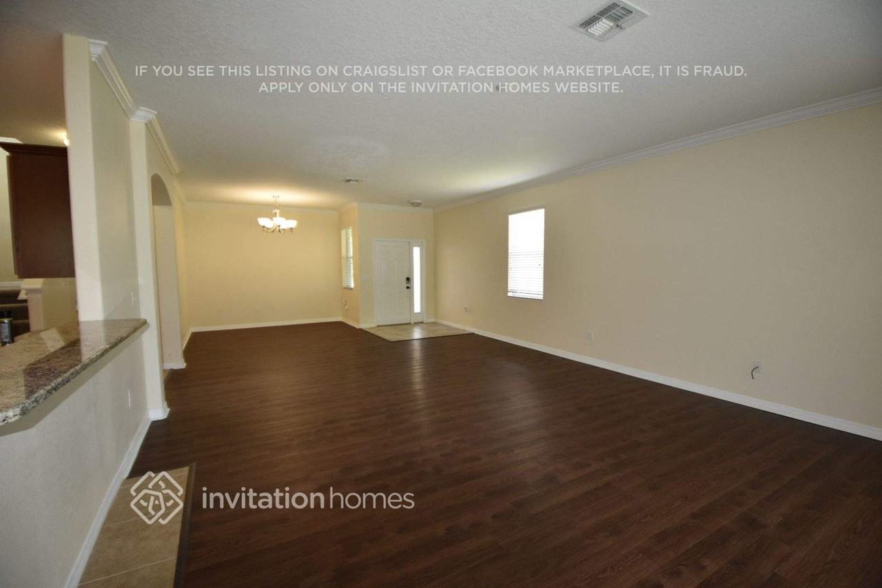 1423 Tahoe Springs Ct - Photo 4 of 28