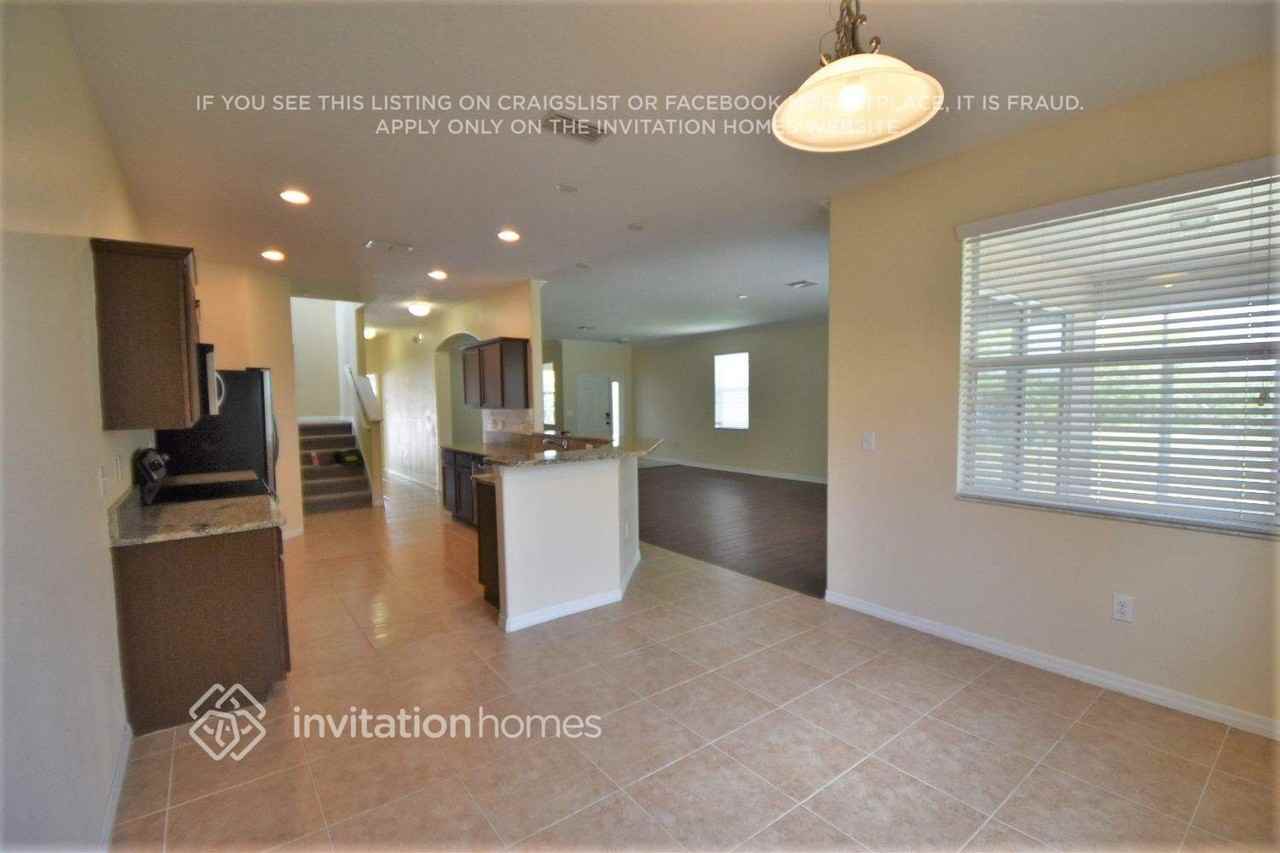 1423 Tahoe Springs Ct - Photo 7 of 28