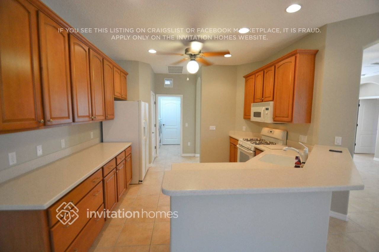 6418 Royal Tern Cir - Photo 4 of 10