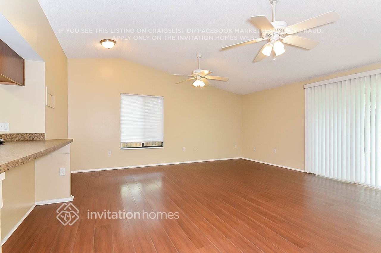 7907 Osteen Rd - Photo 2 of 15