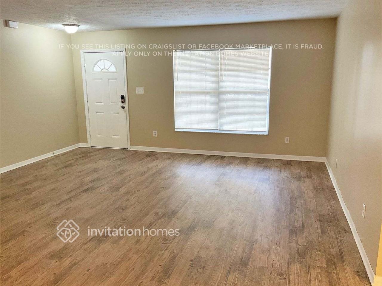 3831 Parkside Dr - Photo 2 of 11