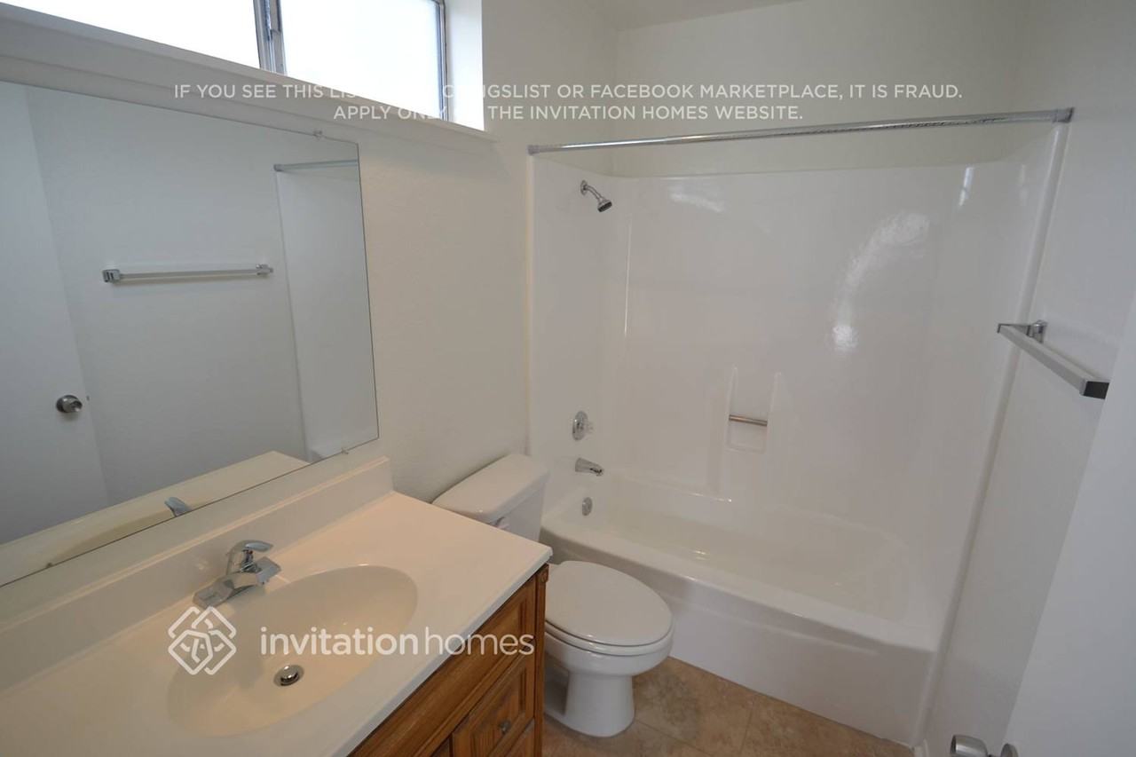 1851 Rosedale Ave - Photo 6 of 9