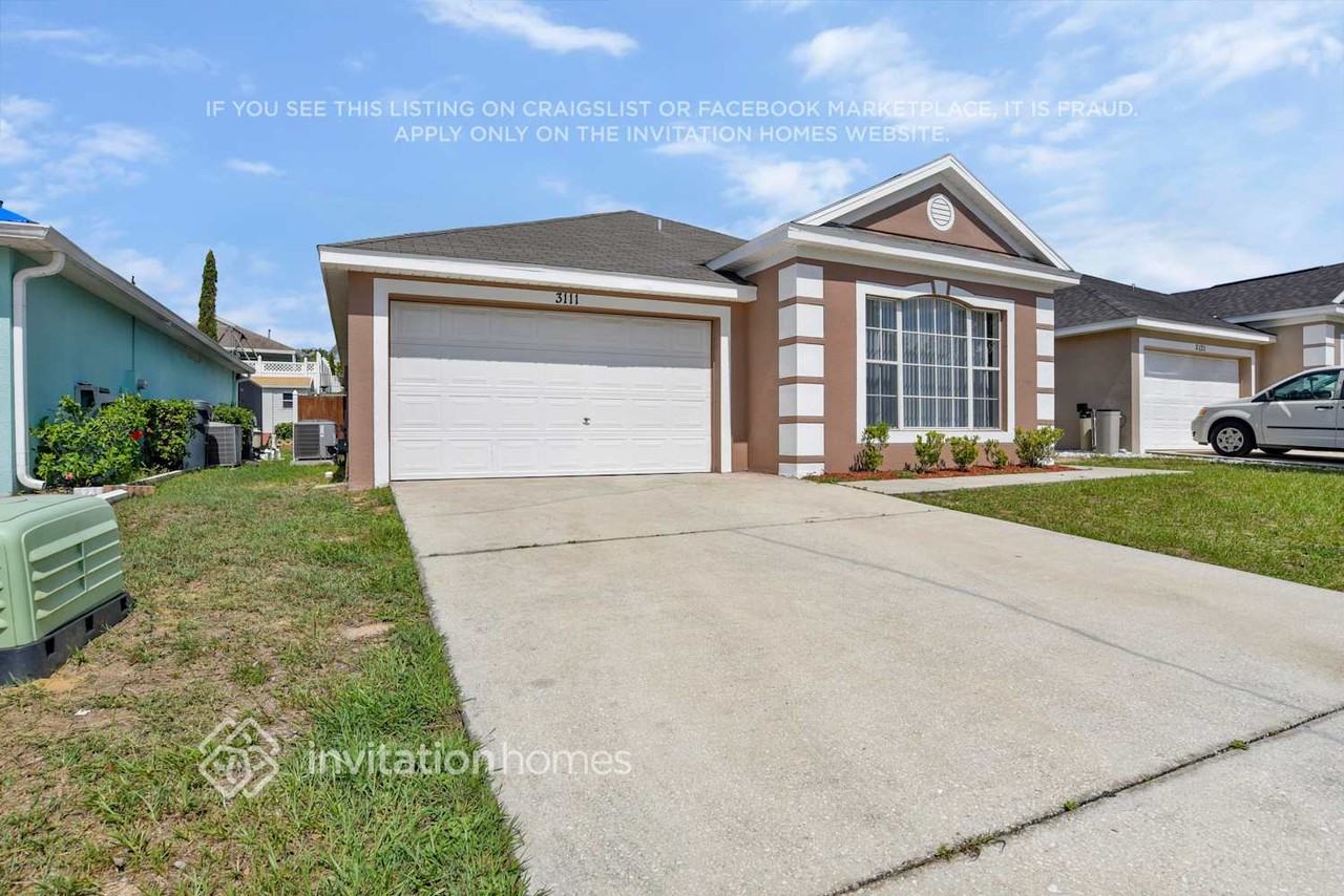 3111 Huntwicke Blvd - Photo 3 of 32