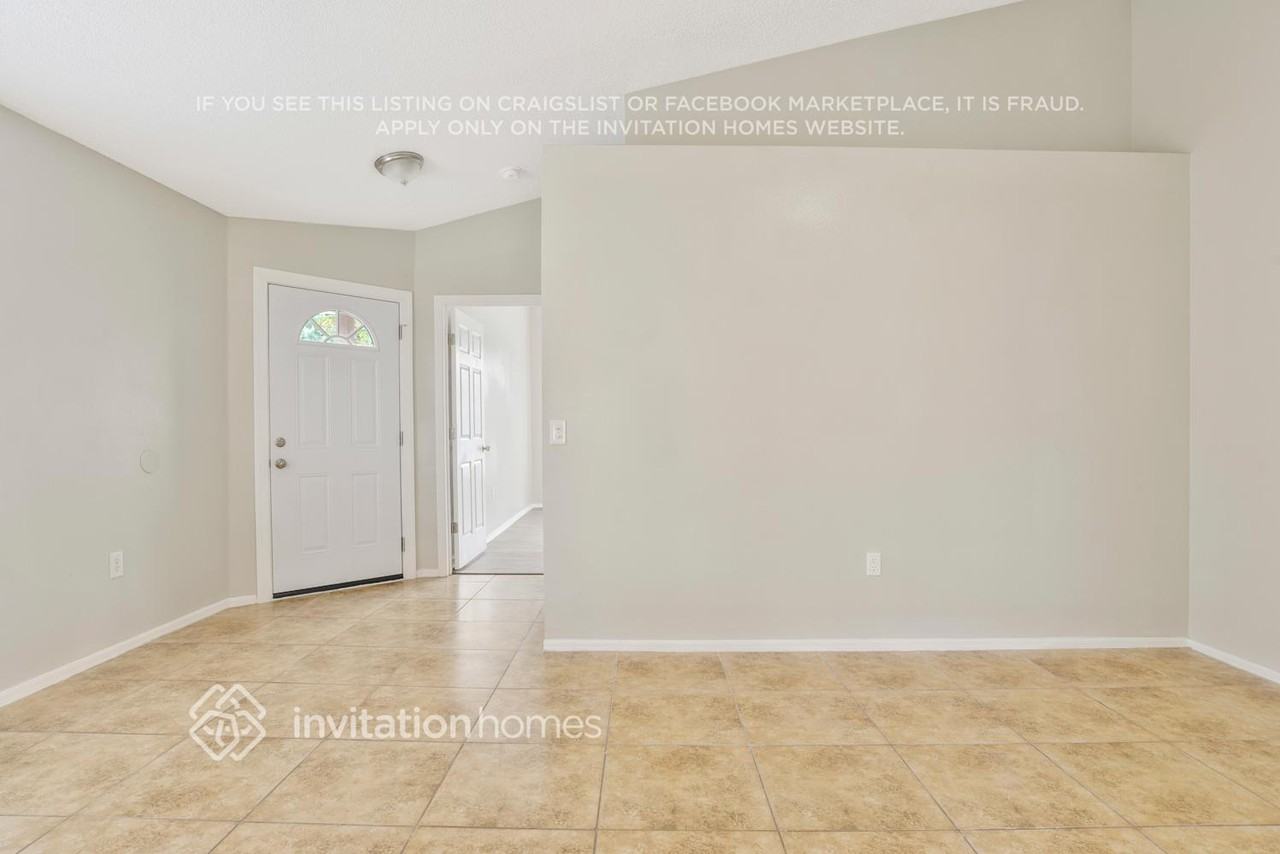 3111 Huntwicke Blvd - Photo 4 of 32