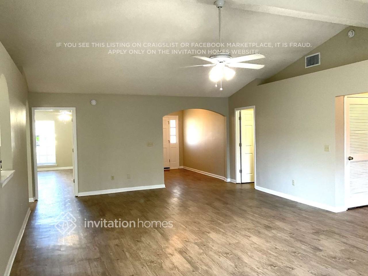 12520 Larkstone Ct - Photo 3 of 13