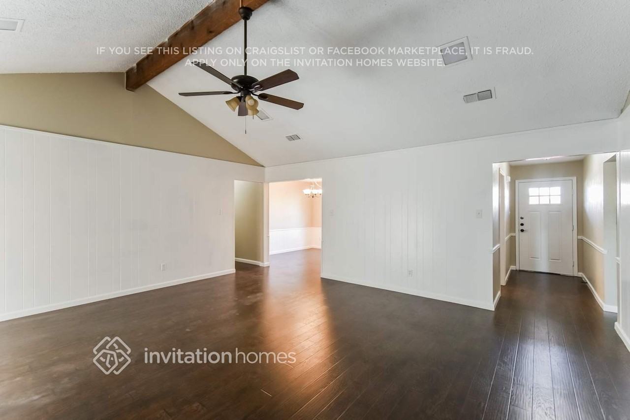 637 Barkridge Trl - Photo 3 of 16