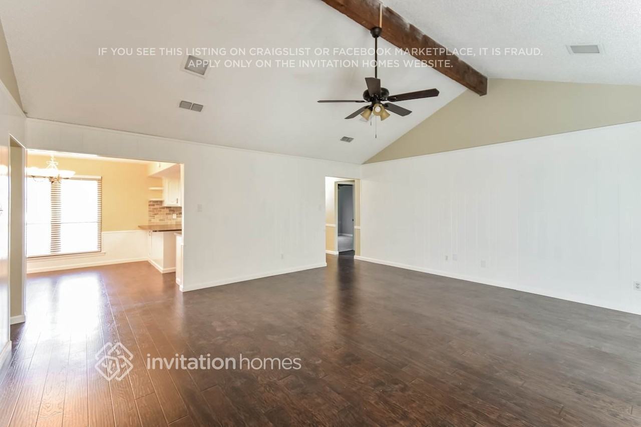 637 Barkridge Trl - Photo 4 of 16