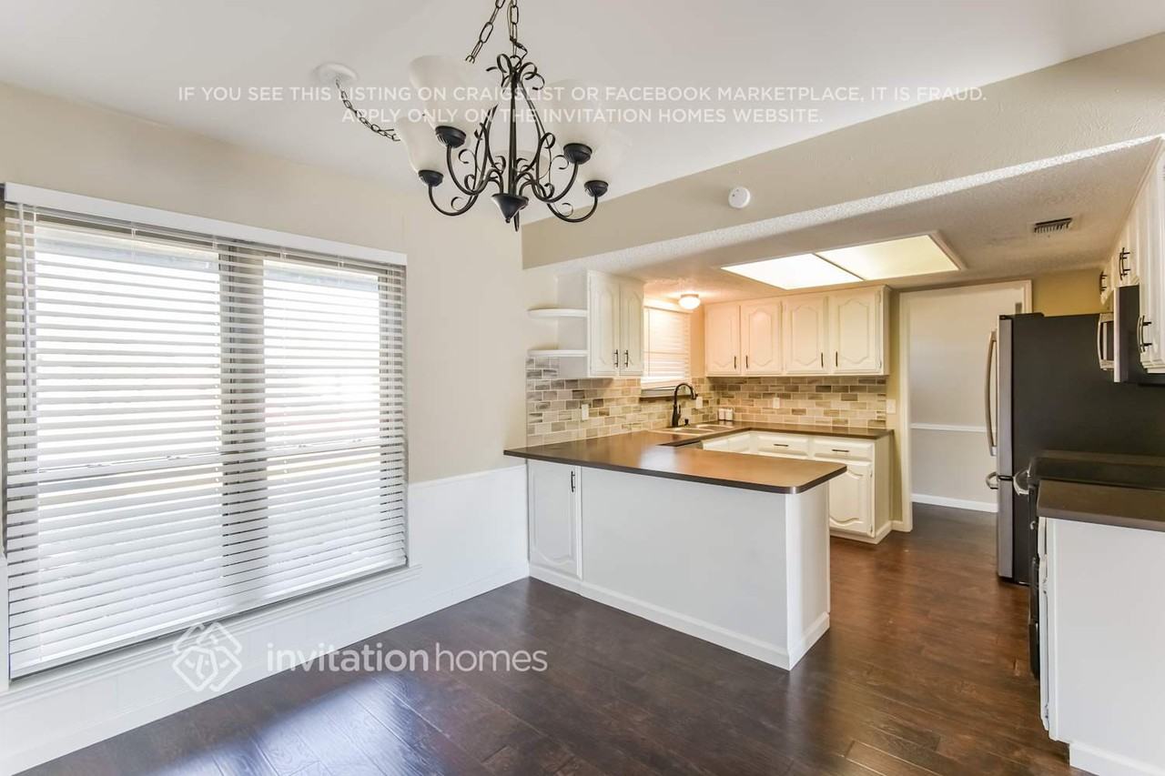 637 Barkridge Trl - Photo 5 of 16