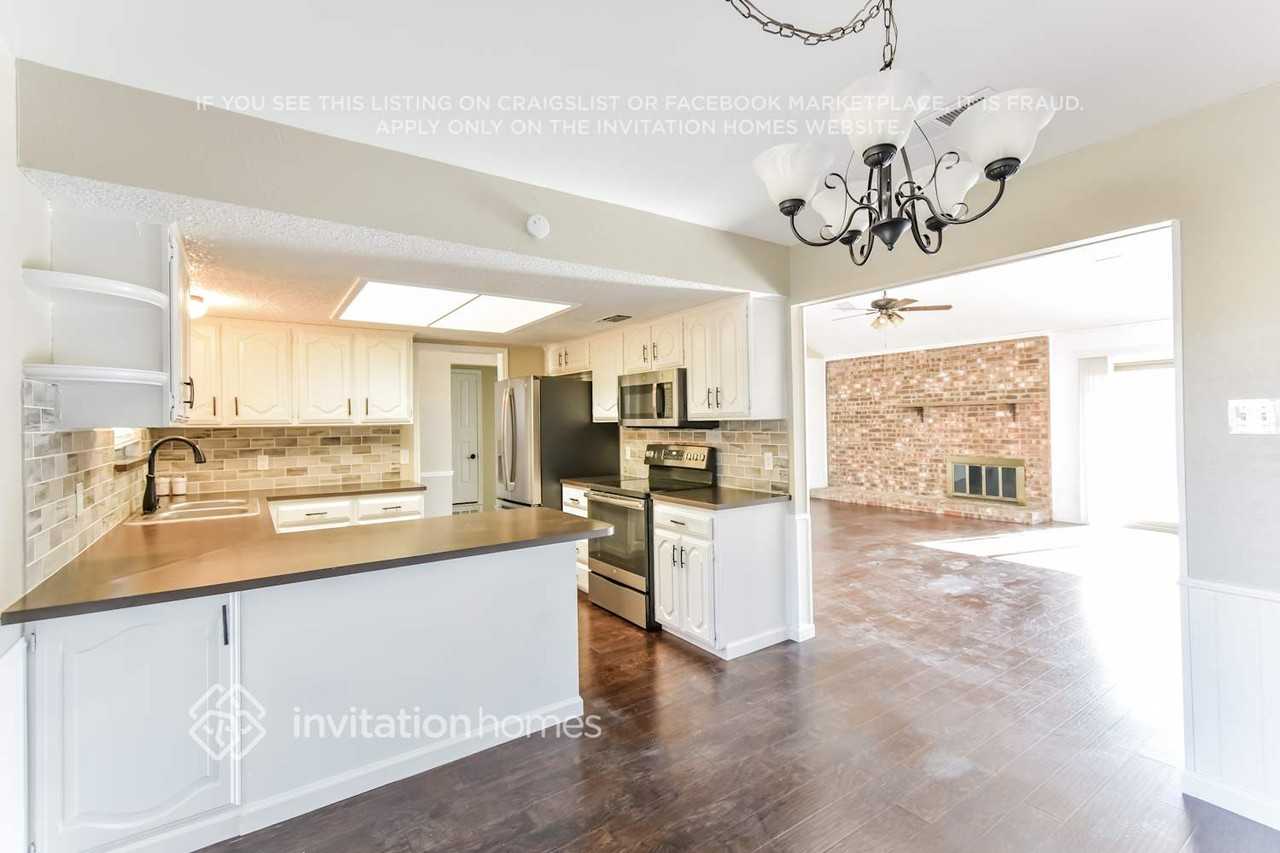 637 Barkridge Trl - Photo 6 of 16