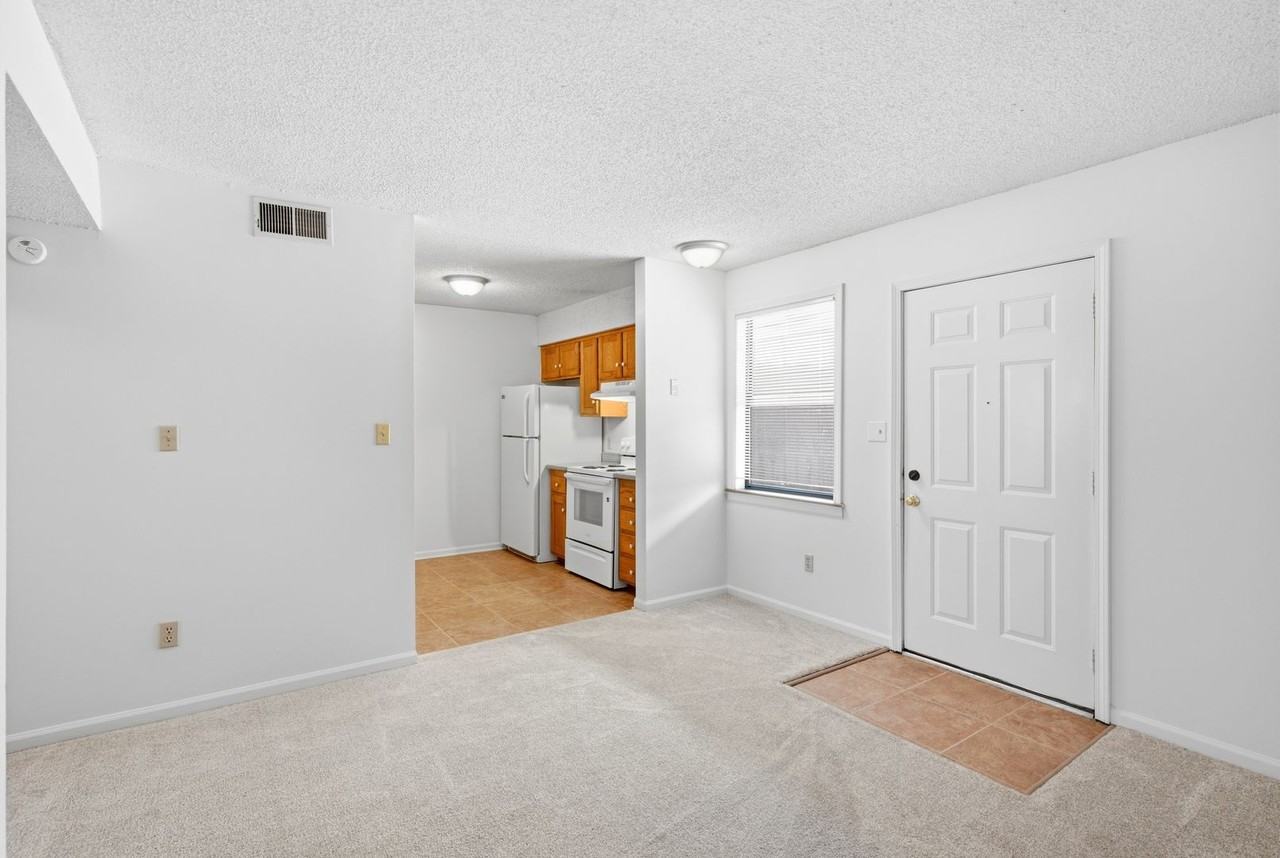 Stadium Apartments - Photo 3 of 32