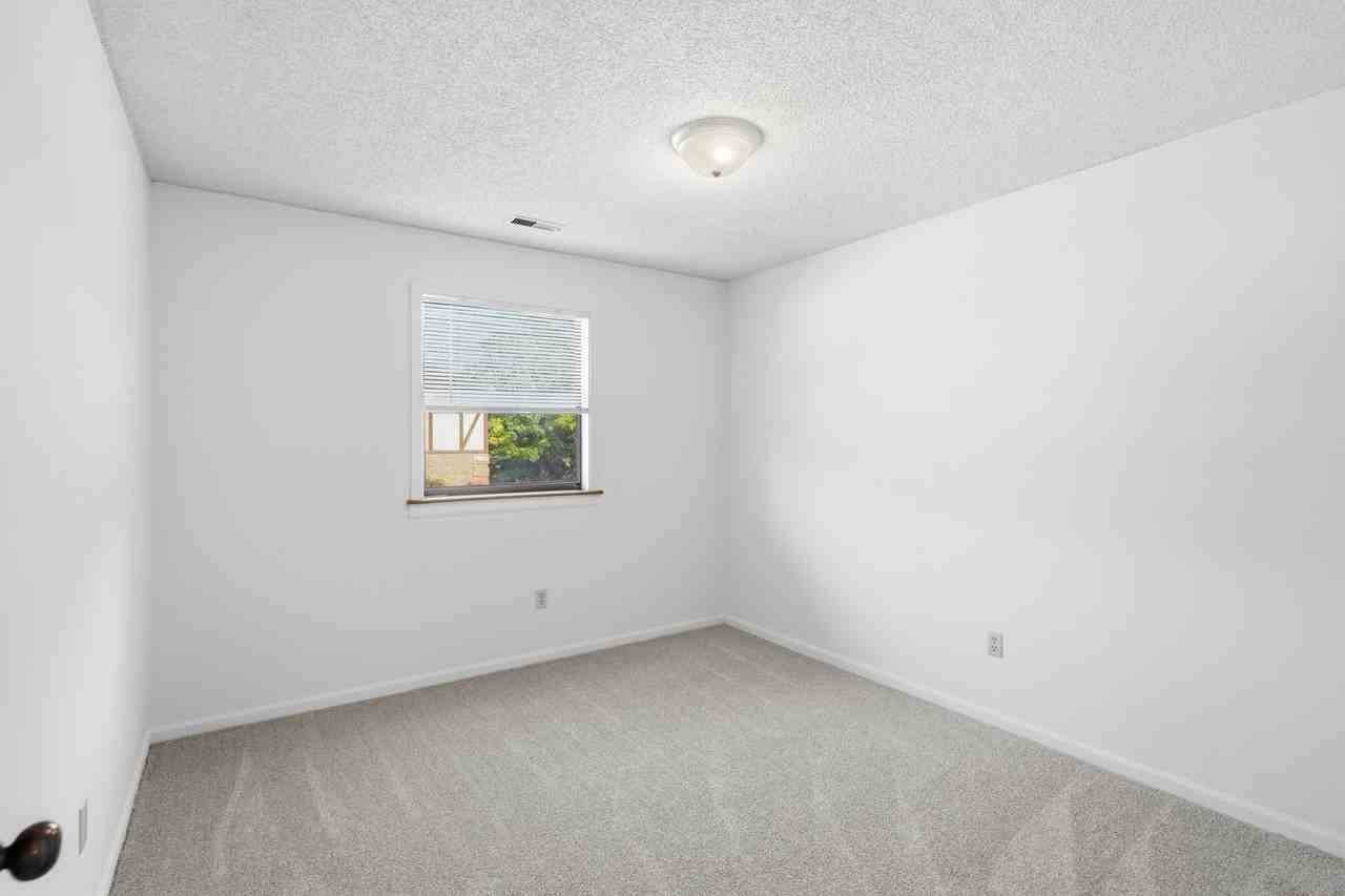 Stadium Apartments - Photo 6 of 32