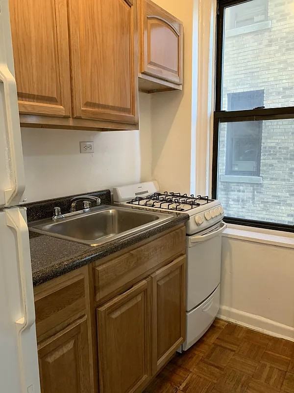 118 West 238th Street #3d - Photo 6 of 8