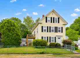 featured image of 90 Oak St #2