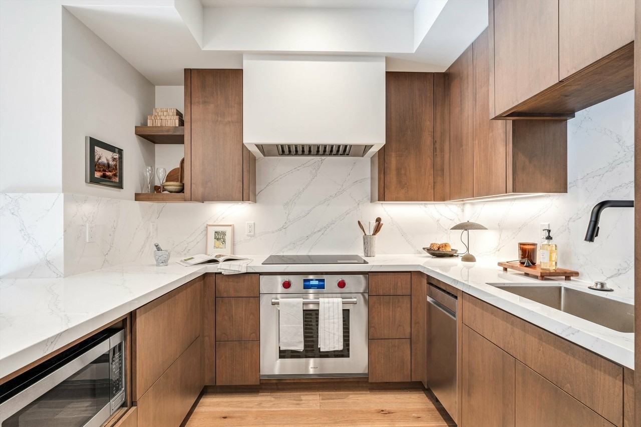 532 Grove St - Photo 3 of 24