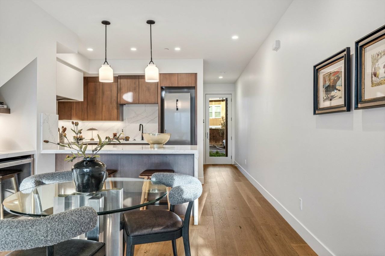 532 Grove St - Photo 7 of 24