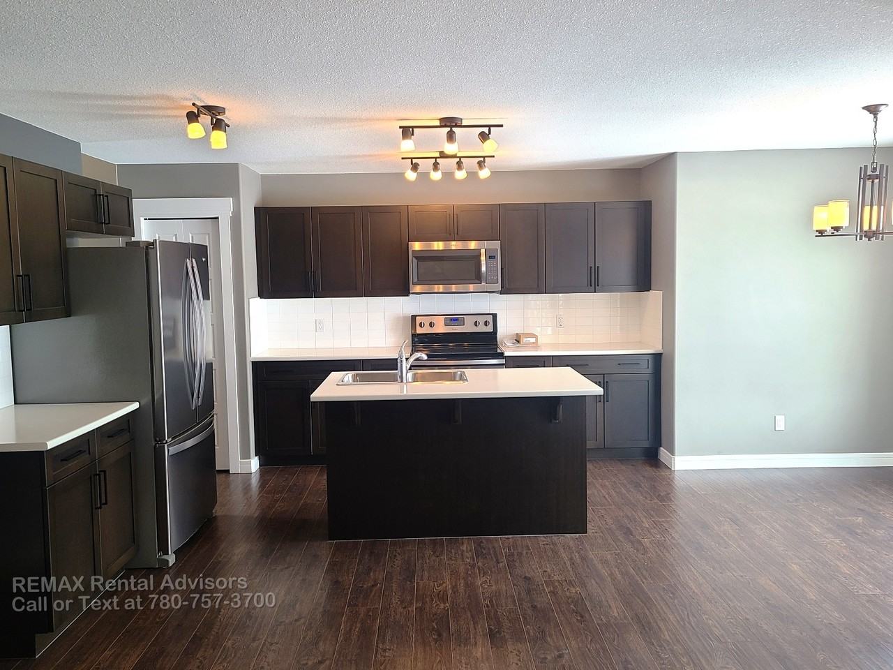 32 Place Sandalwood - Photo 2 of 15