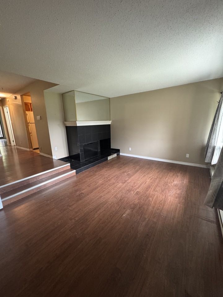 100 Scotswood Drive 19 - Photo 3 of 16